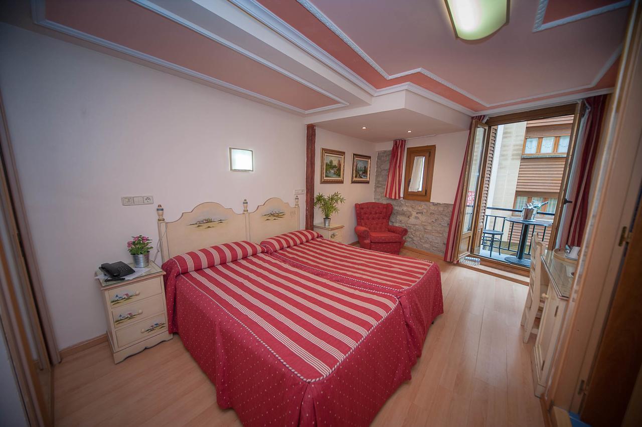 Hotel Mur Jaca Eksteriør billede